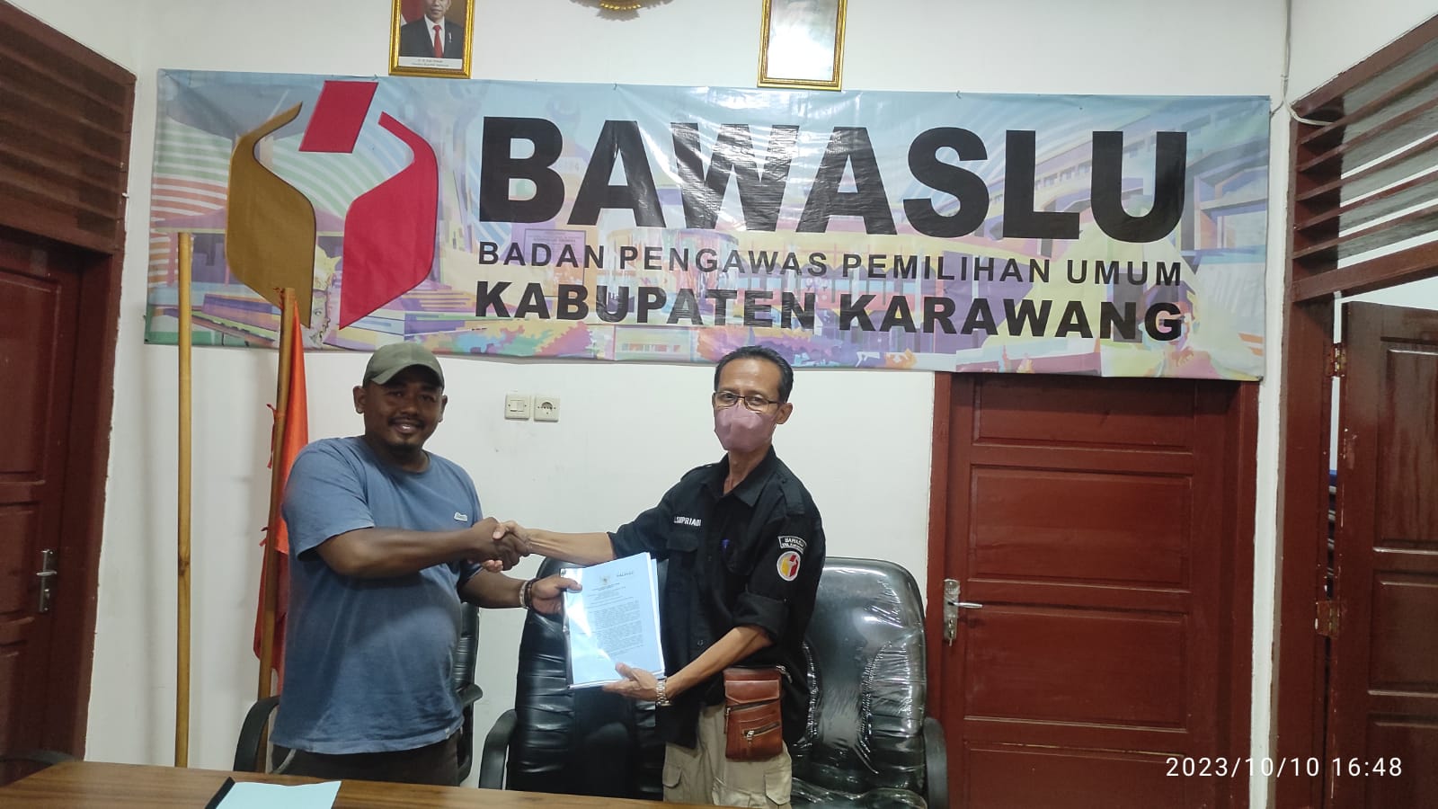 ELANG MAS menjadi slahsatu lembaga yang resmi mendaftarkan diri ke Badan Pengawas Pemilihan Umum (Bawaslu) Kabupaten Karawang