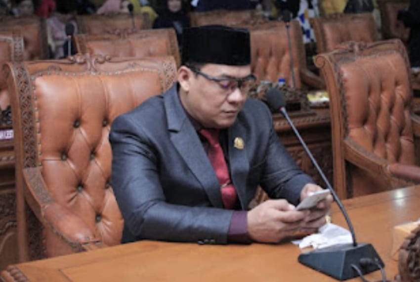 Erlan Abidin: Sosok Penyambung Lidah Suara Rakyat, Berikut Perjalanan Politiknya yang Menyentuh Hati