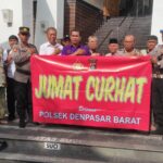 Serap Aspirasi Pengurus Masjid Baitul Makmur, Polsek Denbar Dampingi Kapolresta Denpasar Dalam Kegiatan Jumat Curhat
