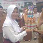 Para Siswa Dan Guru SDN Sukajaya Muara Rayakan Hari Guru Nasional ke 78