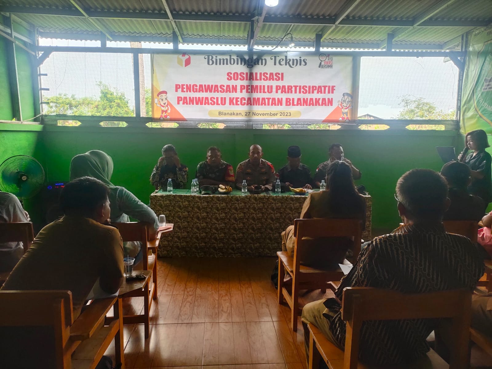 KAPOLSEK BLANAKAN – POLRES SUBANG MENGHADIRI BIMBINGAN TEKNIS SOSIALISASI PENGAWASAN PEMILU PARTISIPATIF PANWASLU KECAMATAN BLANAKAN KABUPATEN SUBANG.