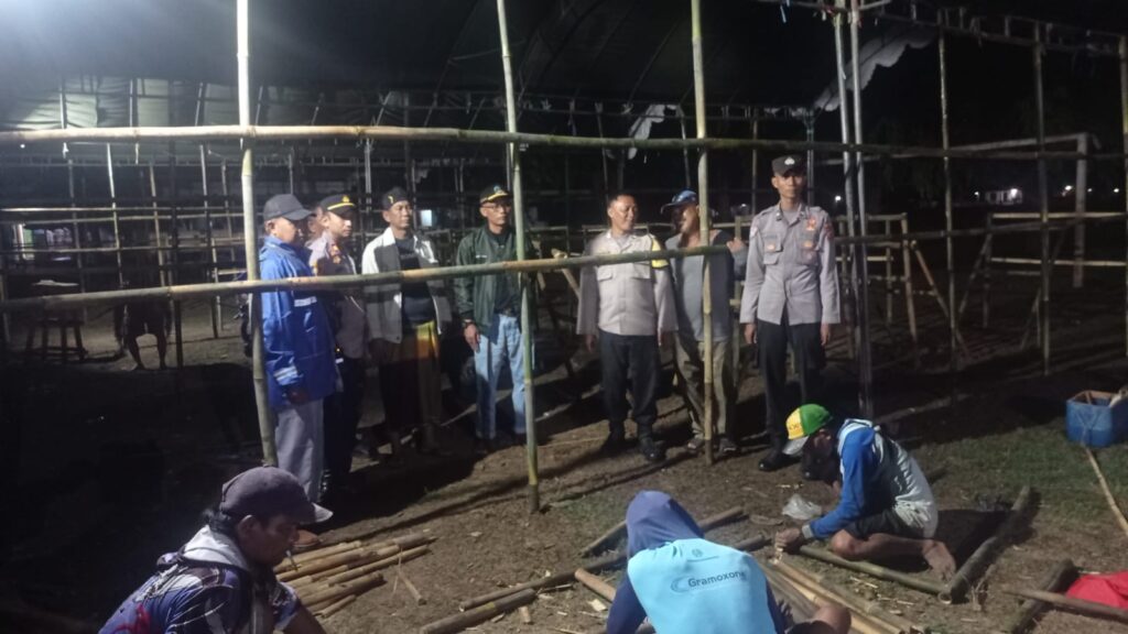 Polsek Blanakan – Polres Subang melaksanakan Patroli gabungan 3 Pilar (Polsek Blanakan, Koramil Ciasem dan Satpol PP Kec. Blanakan) pengecekan TPS dalam rangka Pilkades Desa. Blanakan