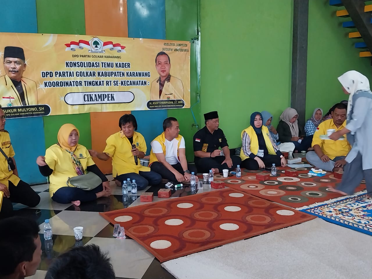 Konsolidasi temu kader Partai Golkar, Kabupaten Karawang di gelar di tempat kediaman salah satu dewan dapil 5, Fitri Meilinda, S, Sos