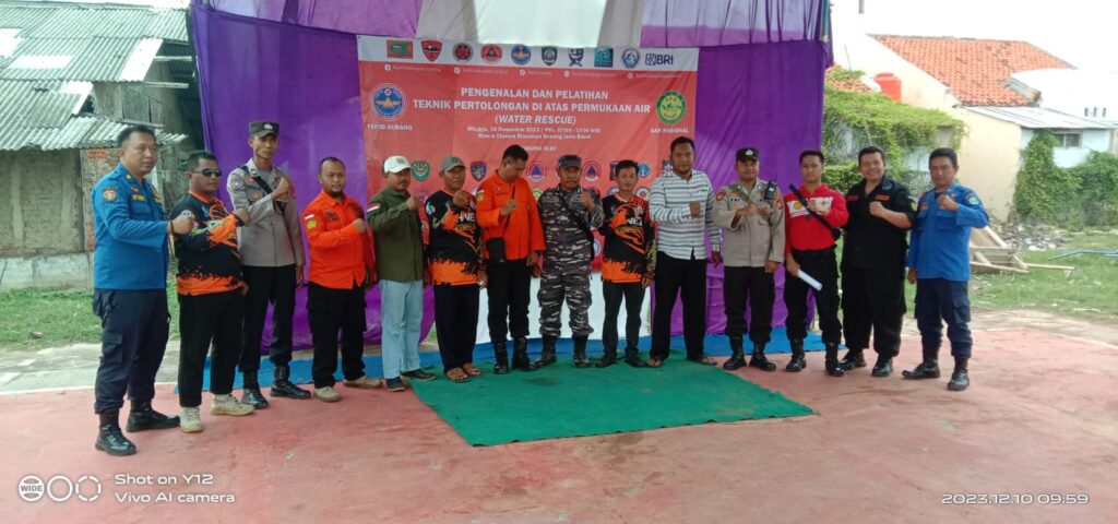 Forum Resmi Kordinasi Basarnas Kabupaten Subang Adakan Pengenalan Dan Pelatihan Teknik Pertolongan Di Atas Permukaan Air (Water Rescue)