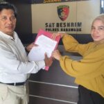 Joen SH Dan Rekan Datangi Polres Karawang Tuntut Kejelasan Dan Keadilan Atas Pemalsuan Dokumen Tanah Di Lubangsari