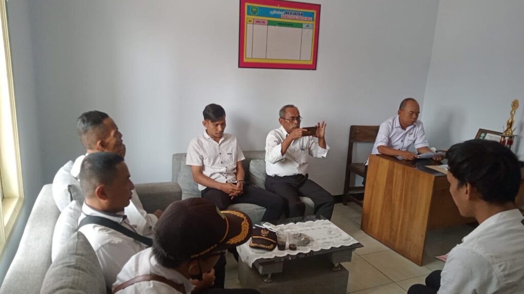 Pemdes Ciasem Hilir Adakan Rapat Minggon Perdana di Kepemimpinan Kepala Desa Terpilih Casmedi.