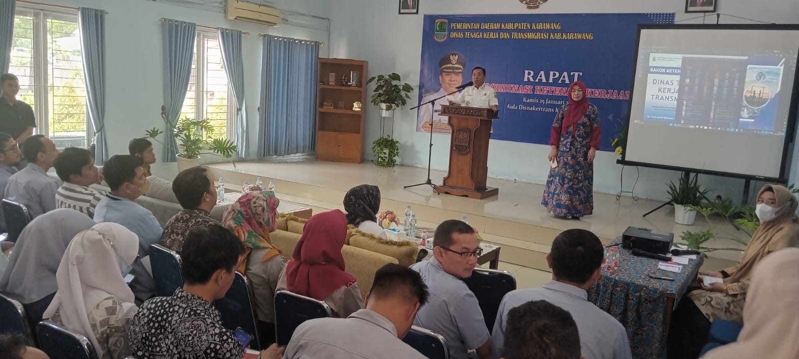 Rapat Kerja Disnakertrans Mengundang Perusahaan Yang Berada Di Area Kabupaten Karawang Zona Industri Maupun Kawasan Industri