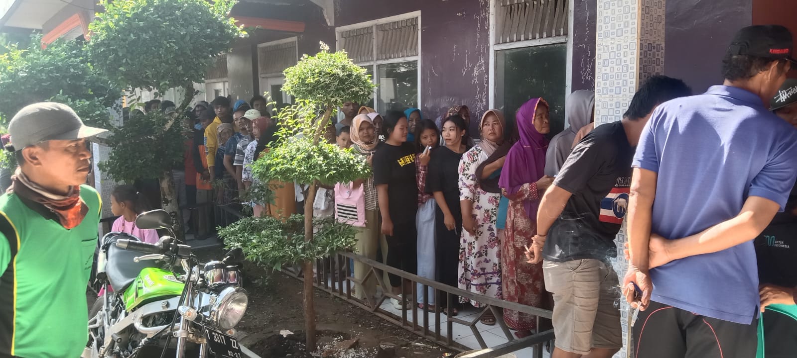 Sebanyak 2.497 KPM Di Dua Desa Di Kecamatan Blanakan Terima Bantuan Pangan Beras