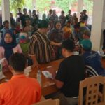Hari ke Tiga PT.Pos Indonesia Unit Blanakan Salurkan Bansos Pangan Beras Ke Tiga Desa Di Wilayah Kecamatan Blanakan