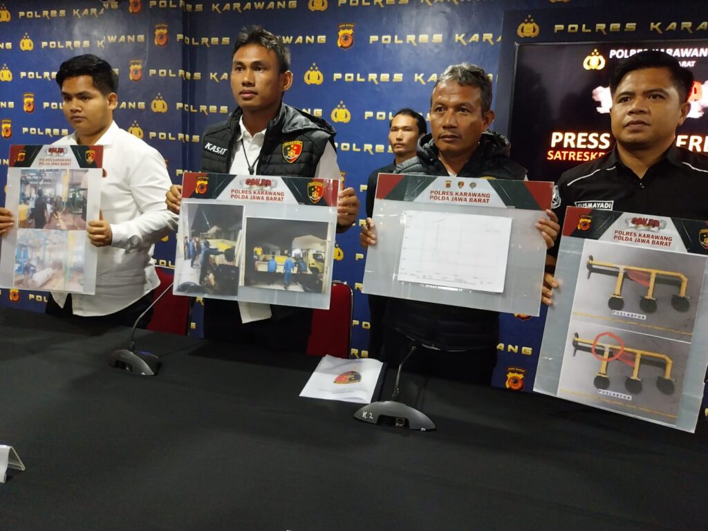Polres Karawang telah menetapkan dua tersangka tindak pidana perlindungan dan pengelolaan lingkungan hidup kebocoran pipa gas PT Pindo Deli II