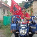 H. Adik DPRD Dari Partai PDI Perjuangan Kabupaten Subang Bagikan Cangkokan Pohon Mangga Di Dusun Sindang Laut Desa Muara
