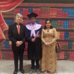 *”Kebanggaan seorang Ibu melihat anaknya diwisuda”Deva Pinot*”