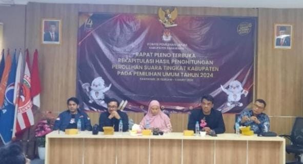 KPU Karawang Rampungkan Pleno Rekapitulasi Penghitungan Suara Pemilu 2024