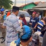BKPSDM yang di pimpin langsung oleh kepala dinas Asep Aang Rahmatullah beserta staf nya, melakukan pembagian takjil