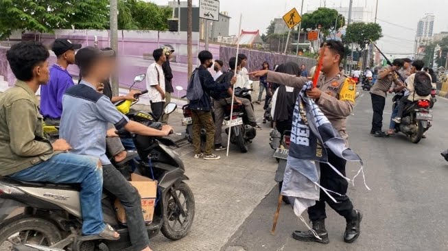 Bawa Petasan dan Bendera Geng, 10 Pelajar Disetrap di Polsek Metro Taman Sari