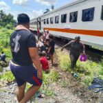 Kereta Api menabrak mobil bus