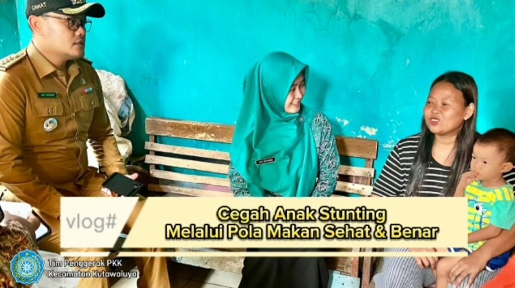 Camat Kutawaluya Turun Langsung Sosialisasi Pencegahan Stunting DiwilayahNya