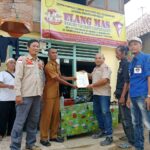 KESBANGPOL OKU Serahkan Perubahan STL DPC LSM Elang Mas.