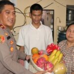 Cepat dan Tanggap, Polsek Kebon Jeruk Kunjungi Korban Pembegalan di Jalan Arjuna Utara Beri Dukungan Korban