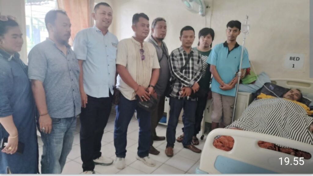 Sahabat Teddy kembali melakukan Evakuasi seorang warga yang sedang menderita sakit ke rumah sakit umum daerah Ibnu Sutowo Baturaja
