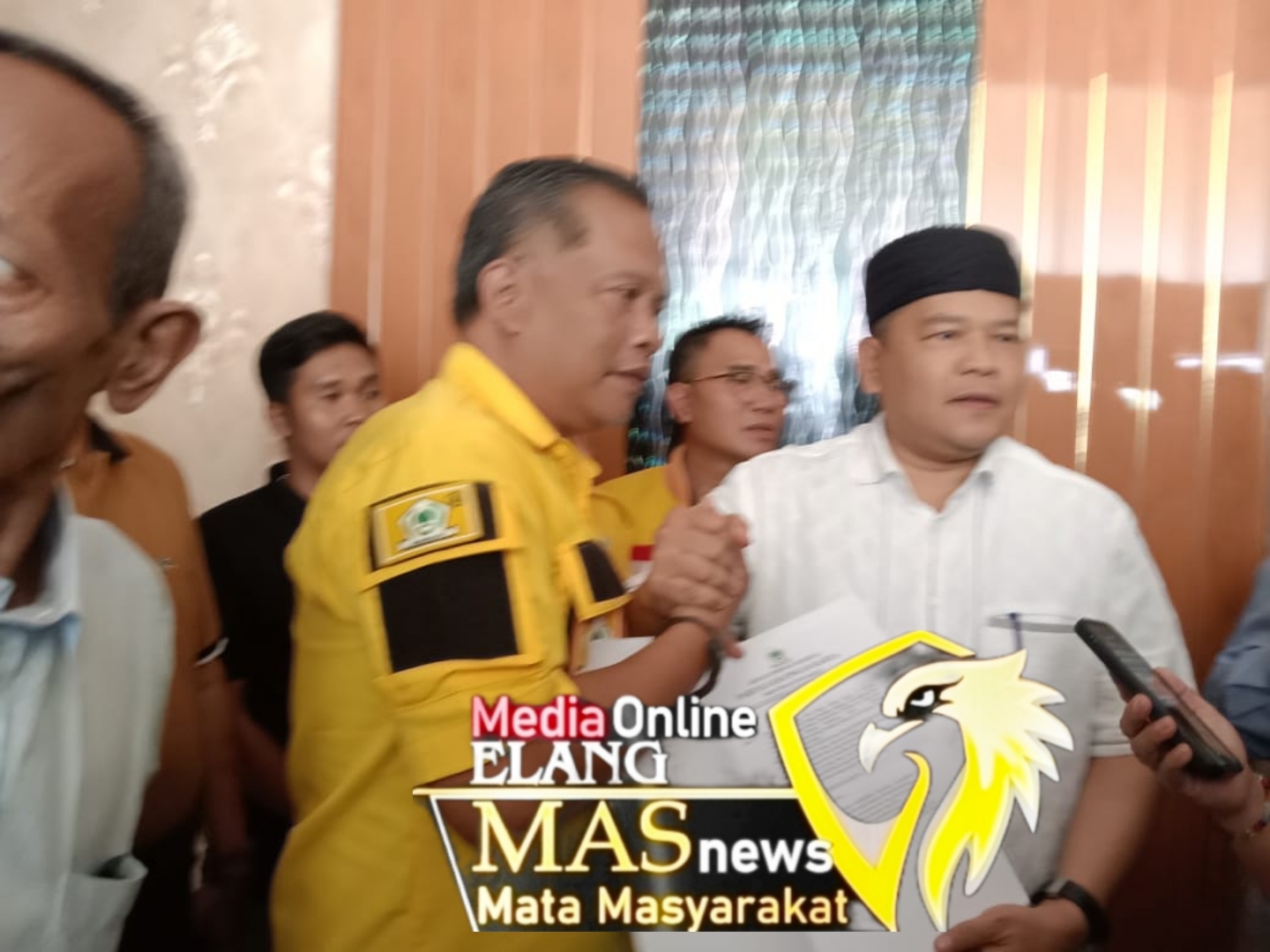 silaturahmi Sekertaris Daerah Kabupaten Karawang , Acep Jamhuri ke kantor DPD Partai Golkar di sambut hangat langsung oleh Ketua DPD Partai Golkar H.Sukur Mulyono