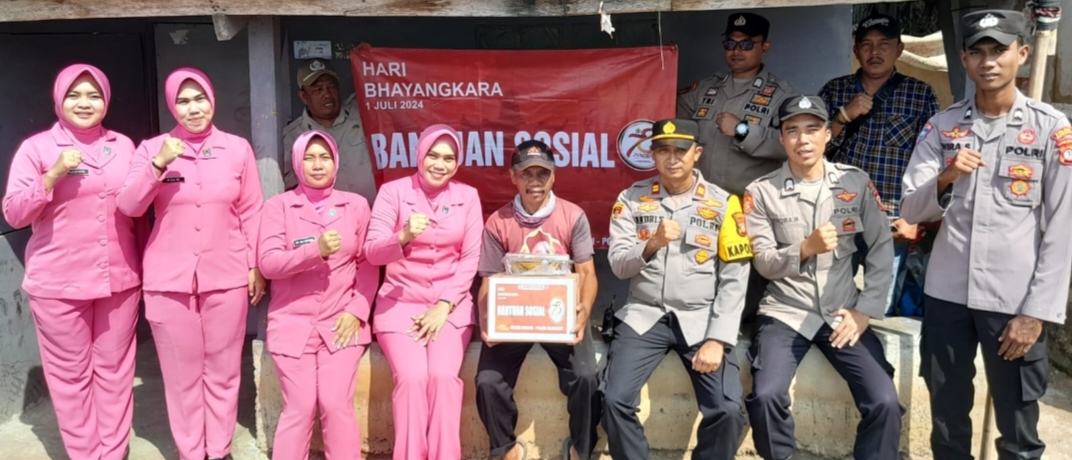 Dalam Rangka Menyambut Hari Bhayangkara Ke 78, Polsek Blanakan Polres Subang Gelar Bakti Sosial