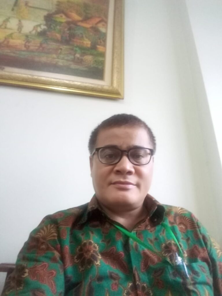 Horas Naiborhu – LSM: Dari Oposisi ke Cheerleaders?