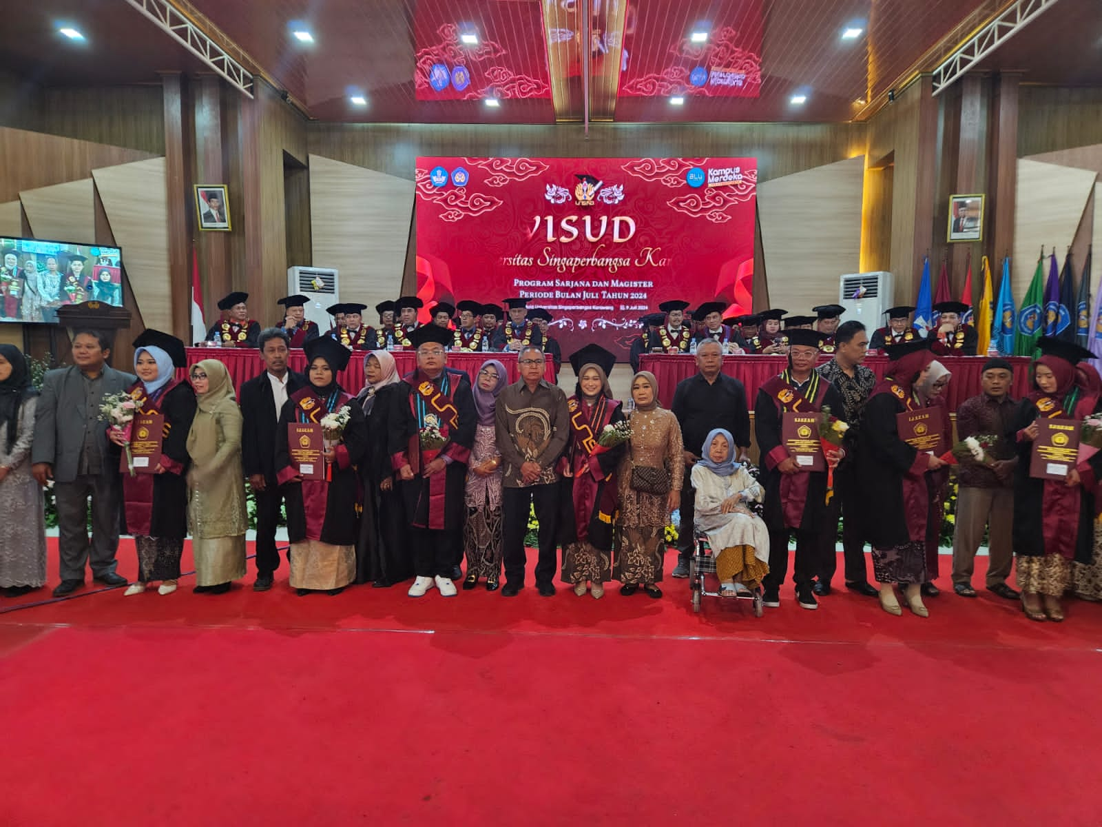 Universitas Singaperbangsa (UNSIKA) Menyelenggarakan Wisuda Gelombang IV Tahun Akademik 2023/2024