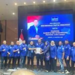 Partai Demokrat secara resmi memberikan dukungan kepada pasangan Drs. Acep Jamhuri, M.Si dan Gina Fadlia Swara sebagai calon Bupati dan Wakil Bupati Karawang dalam Pilkada 2024.