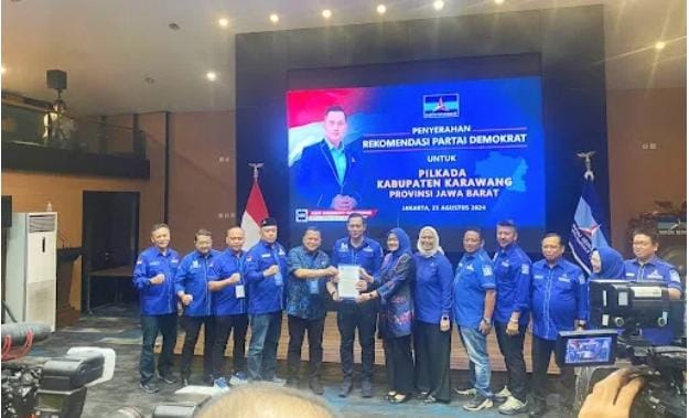 Partai Demokrat secara resmi memberikan dukungan kepada pasangan Drs. Acep Jamhuri, M.Si dan Gina Fadlia Swara sebagai calon Bupati dan Wakil Bupati Karawang dalam Pilkada 2024.