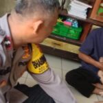 Bhabinkamtibmas Kelurahan Padurenan Jenguk warga yang sedang Sakit