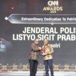 Kapolri Raih Penghargaan Extraordinary Dedication of Patriotism