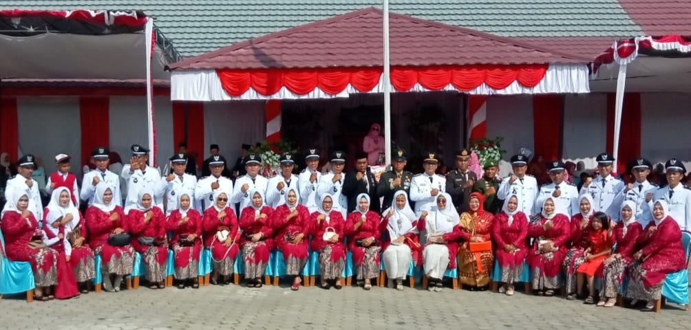 Seluruh Kades dan Ibu PKK Kecamatan Lintang Kanan Turut Meriahkan HUT RI ke-79