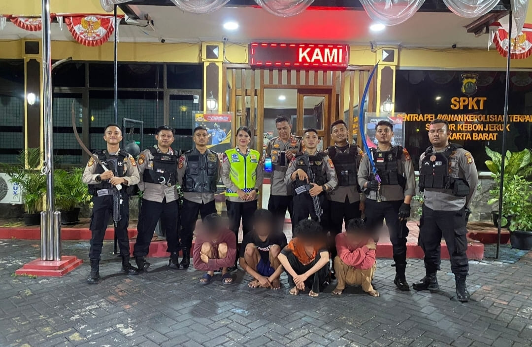 Polisi Gagalkan Tawuran di Kedoya Selatan, 4 Remaja dan 2 Celurit Diamankan