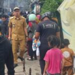 Camat Makasar Husni Mubarak SE.,MM,. Meninjau Lokasi Kebakaran Diwilayah Kecamatan Makassar