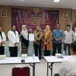 KPU Kabupaten Karawang menyatakan dua pasangan bakal calon Bupati dan wakil Bupati Pemilihan Kepala Daerah (Pilkada) Karawang 2024 dinyatakan lolos tes kesehatan dan tidak terindikasi pernah menyalahgunakan narkotika
