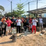 menyambut Hari jadi Karawang yang ke 391, Forum Masyarakat Karaba, Karaba Rescue dan Kedusunan melaksanakan pembenahan serta pemeliharaan Taman Karaba Indah