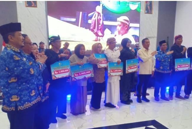 150 Seniman dan Kebudayaan menerima penghargaan dari Disparbud Kabupaten Karawang