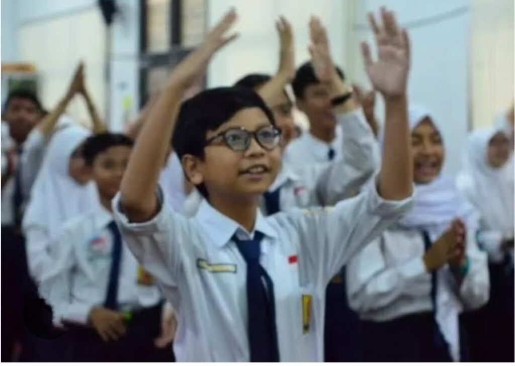Tidak ada Penjualan LKS Di SMPN 1 Telukjambe Timur,Siswa Beli Diluar Sekolah Sebagai Buku Penunjang Belajar