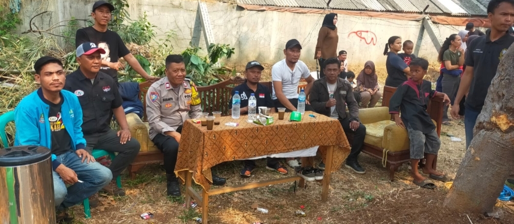 Bhabinkamtibmas Hadiri Puncak HUT RI ke-79 di RT.04/11 Kelurahan Jakasampurna