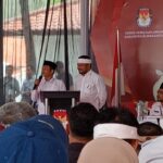 Saepul Bahri Binzen-Abang Ijo Hapidin mendapat nomor urut 1 pada pengundian di kantor KPUD Purwakarta