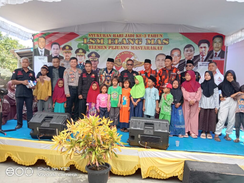 Di Hari Jadi Yang Ke 3 Tahun LSM Elang Mas Memberikan Santunan Kepada Anak -Anak Yatim Dan Piatu Serta Para Dhuafa