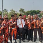 Peringatan Hari Sumpah Pemuda yang ke 69 , di laksanakan upacara di Lapangan Plaza Pemda Karawang