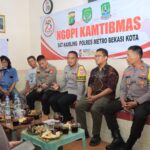 Kapolres Metro Bekasi Kota Serap Aspirasi Warga Jaka Setia Melalui Ngopi Kamtibmas