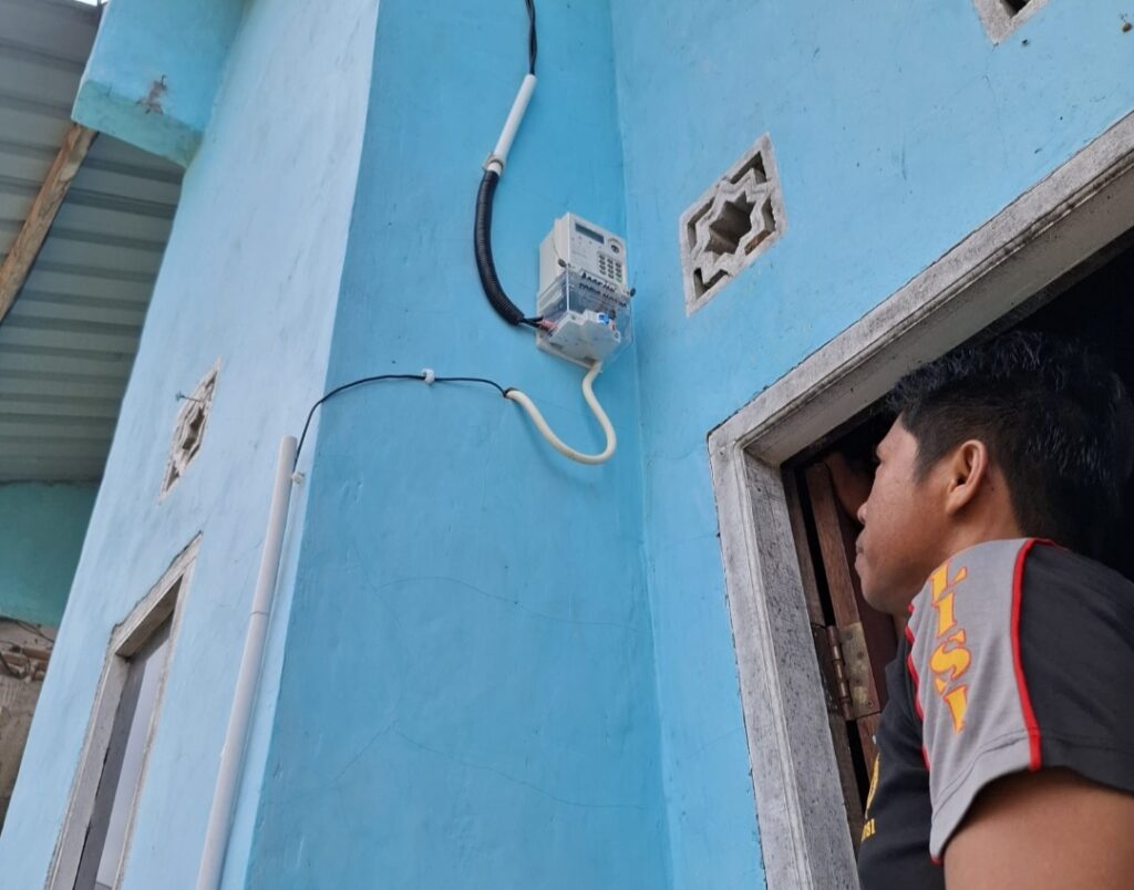 KERAS DUGAAN PUNGLI DI DESA BIRINGKASSI TERKAIT BANTUAN PEMASANGAN KILOMETER GRATIS. ini Faktanya…..!!!