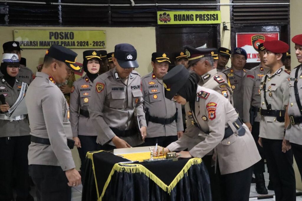 Kapolres Pelabuhan Makasar ,AKBP Restu Wiyanto ,Memimpin Langsung Prosesi Serah Terimah Jabatan