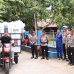 Pastikan Keamanan ,Kapolres Pelabuhan Makasar Kawal Langsung Logistik Pilkada Di Kepulauan Sengkarrang