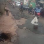 PERBAIKAN PIPA PDAM BEKAS GALIANNYA TIDAK MAKSIMAL PEKERJAAN NYA ASAL-ASALAN MENGAKIBATKAN KECELAKAAN DAN MERUSAK JALAN RAYA CIWARENG
