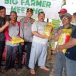 Kapolsek Blanakan dan UPTD Pertanian  Monitoring Bantuan Benih Padi di KEC BLANAKAN