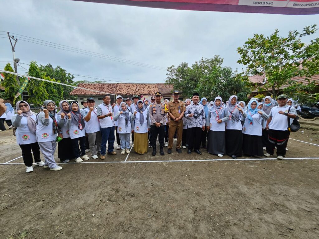 Kapolsek Blanakan Hadiri Upacara HUT PGRI ke-79 dan Hari Guru 2024 .